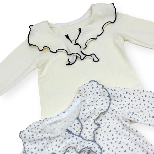 ふんわり袖フリルのスタンドカラーシャツ