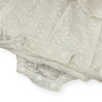 ワンピース風 ベビーロンパース 花柄刺繍入り