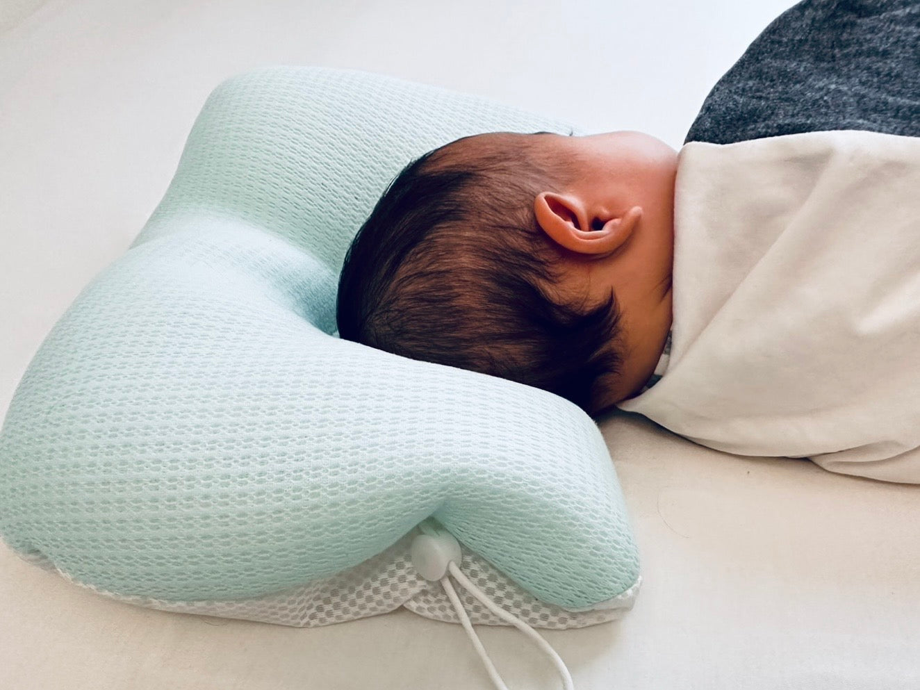 【窒息しない絶壁防止ベビー枕】
