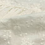 ワンピース風 ベビーロンパース 花柄刺繍入り