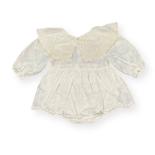 ワンピース風 ベビーロンパース 花柄刺繍入り