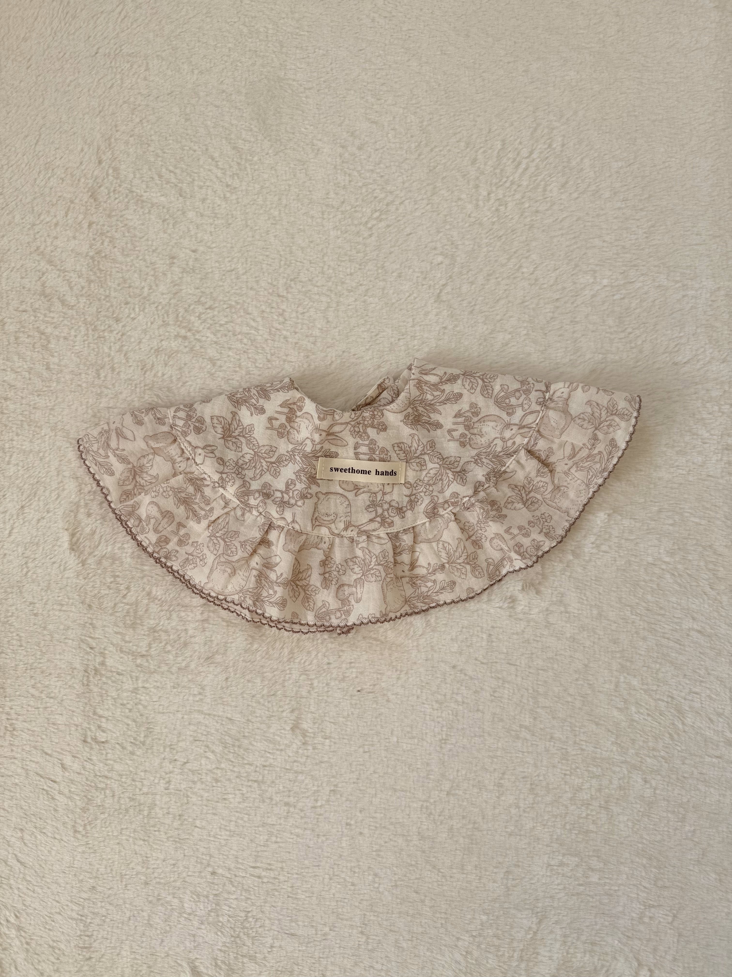 くすみカラーのコットンガーゼスタイ｜フリル×花柄・動物柄（全6柄）