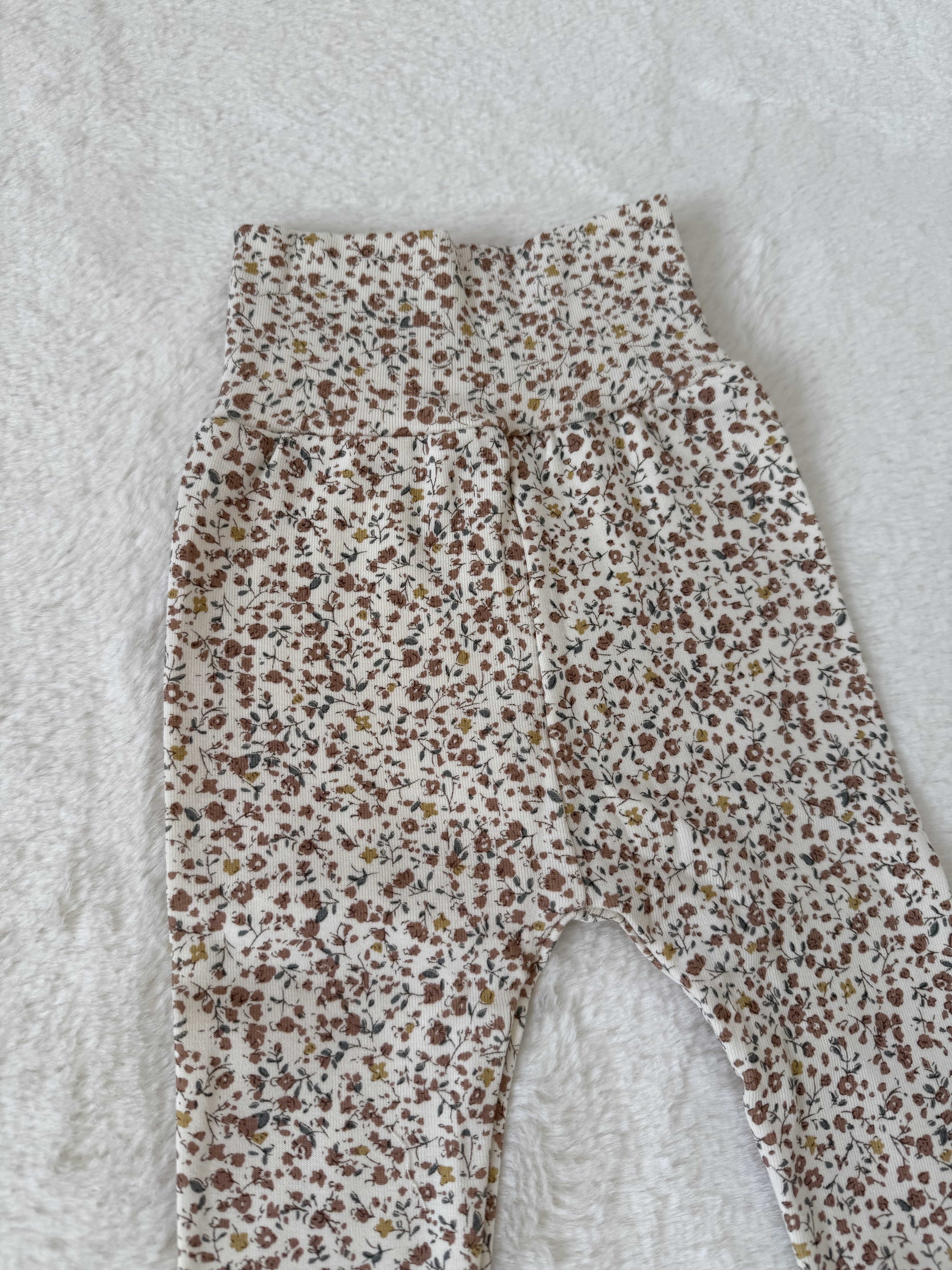 小花柄リンクセットアップ（ロンパース＋レギンス）