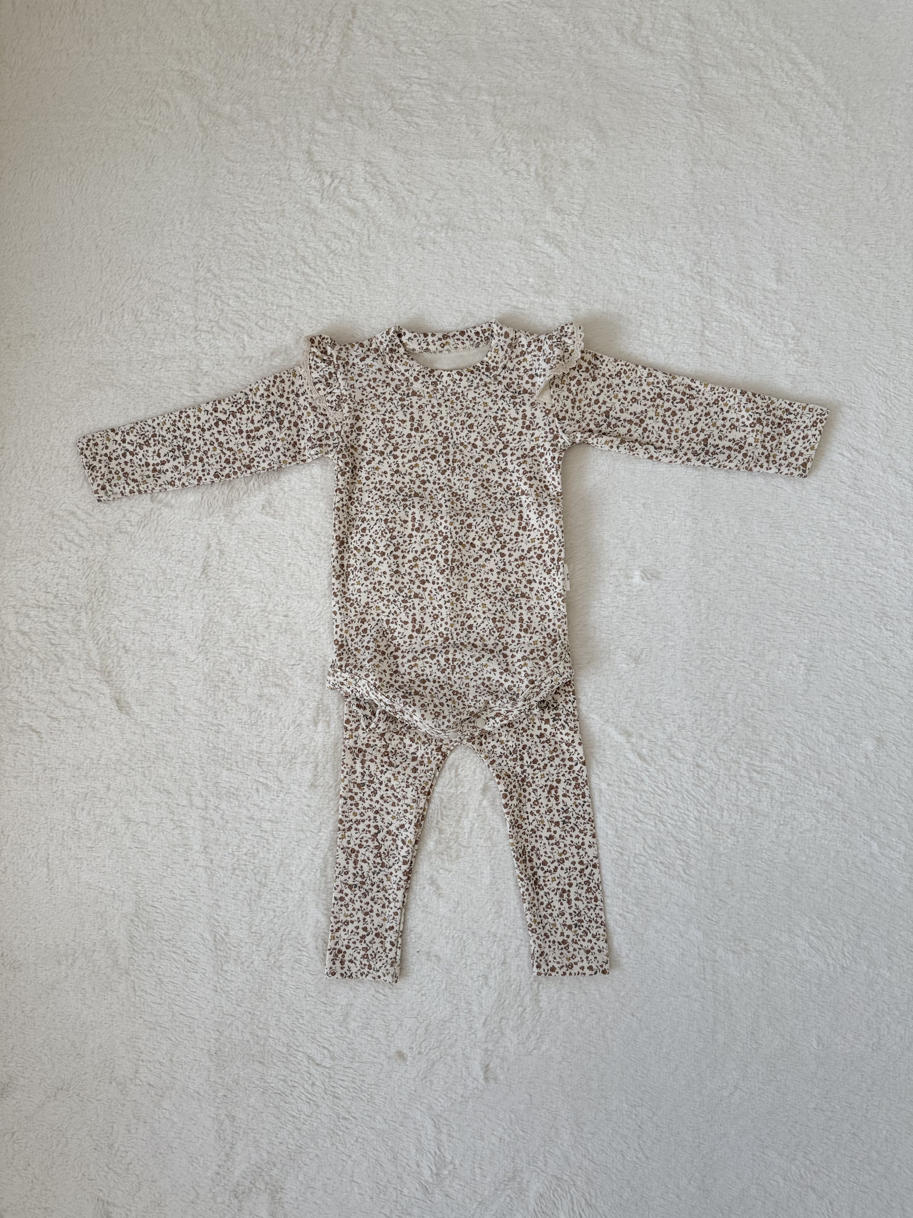 小花柄リンクセットアップ（ロンパース＋レギンス）