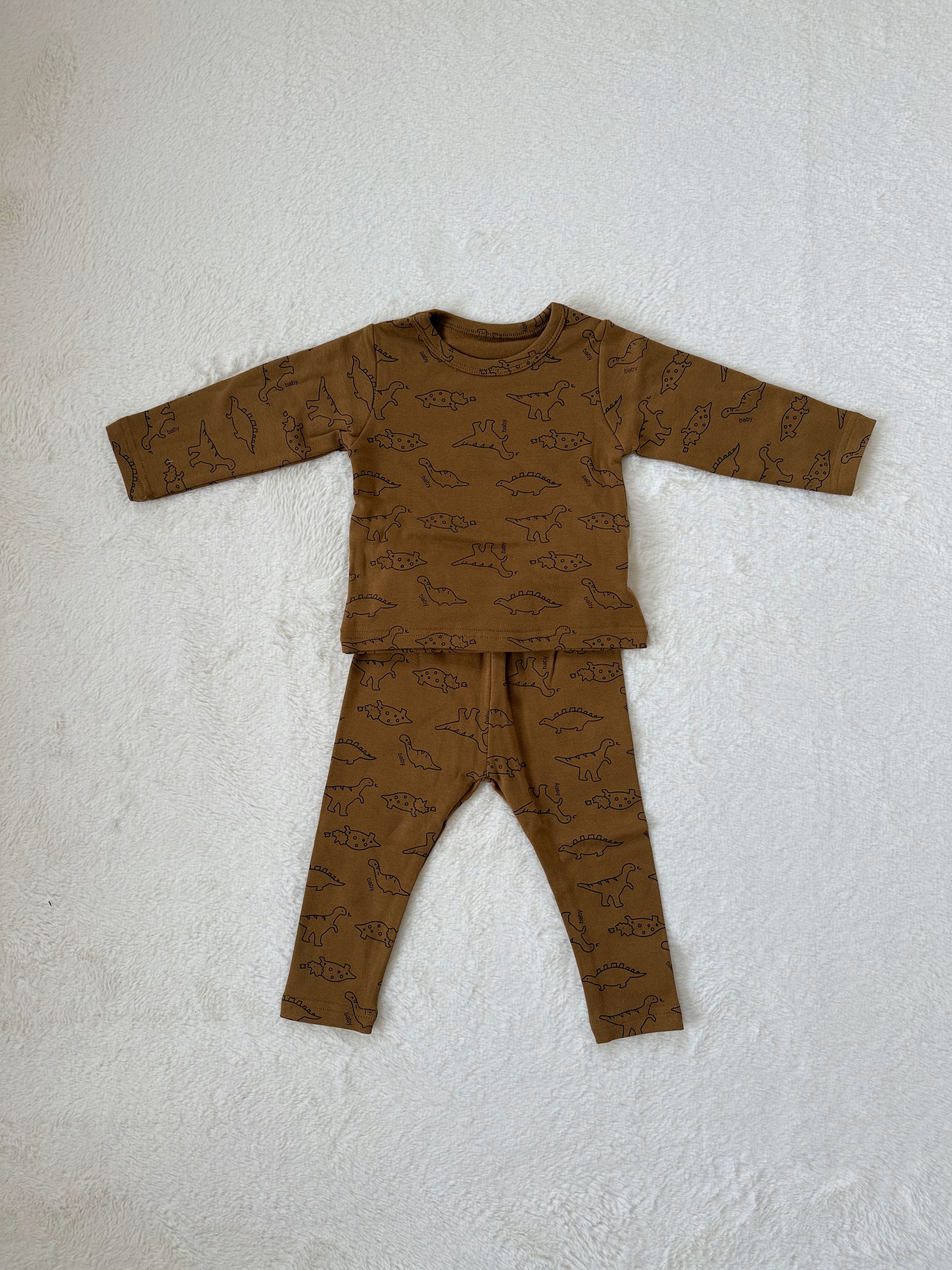 恐竜プリントセットアップパジャマ（長袖トップス＋レギンスパンツ）