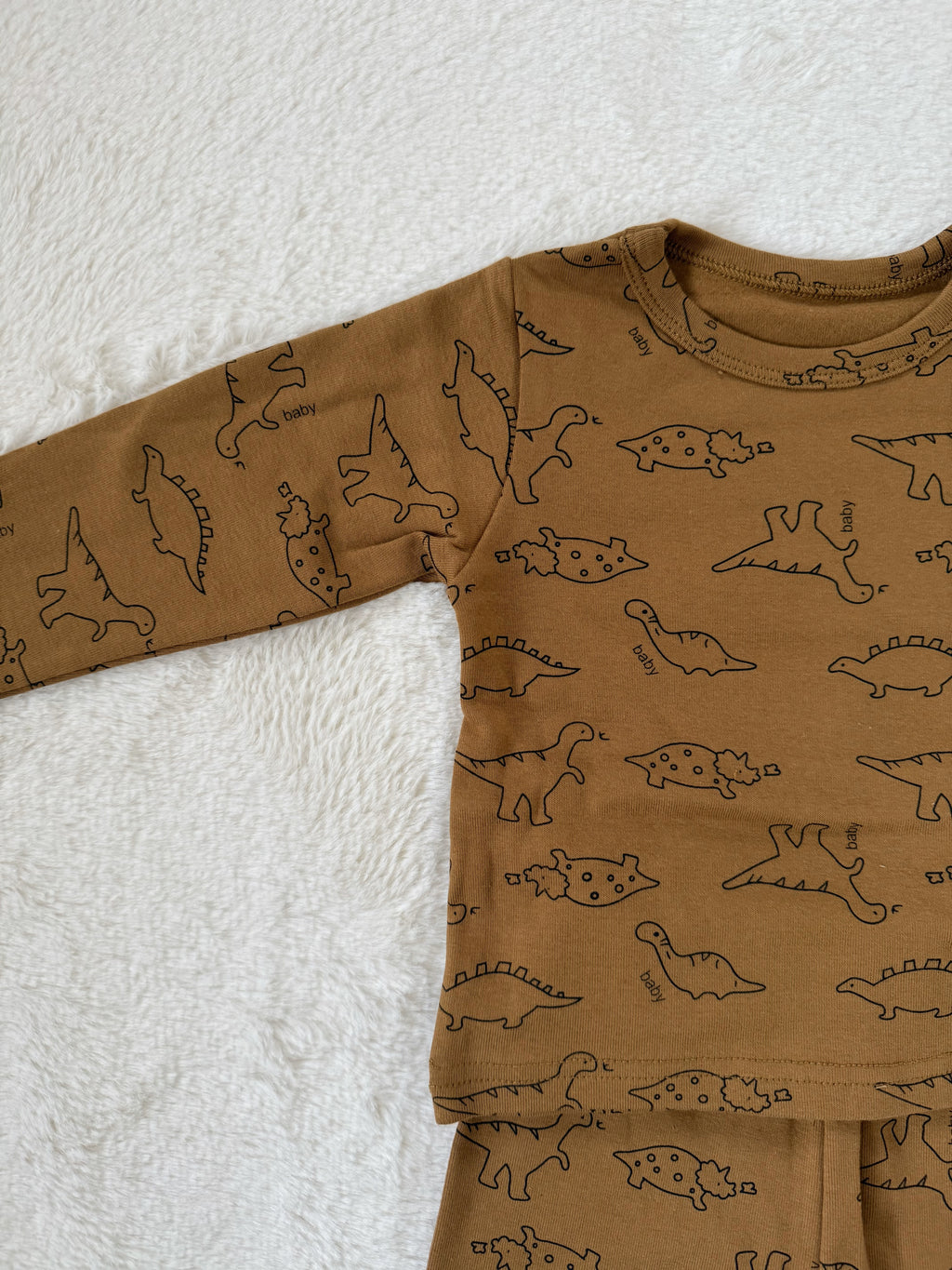 恐竜プリントセットアップパジャマ（長袖トップス＋レギンスパンツ）