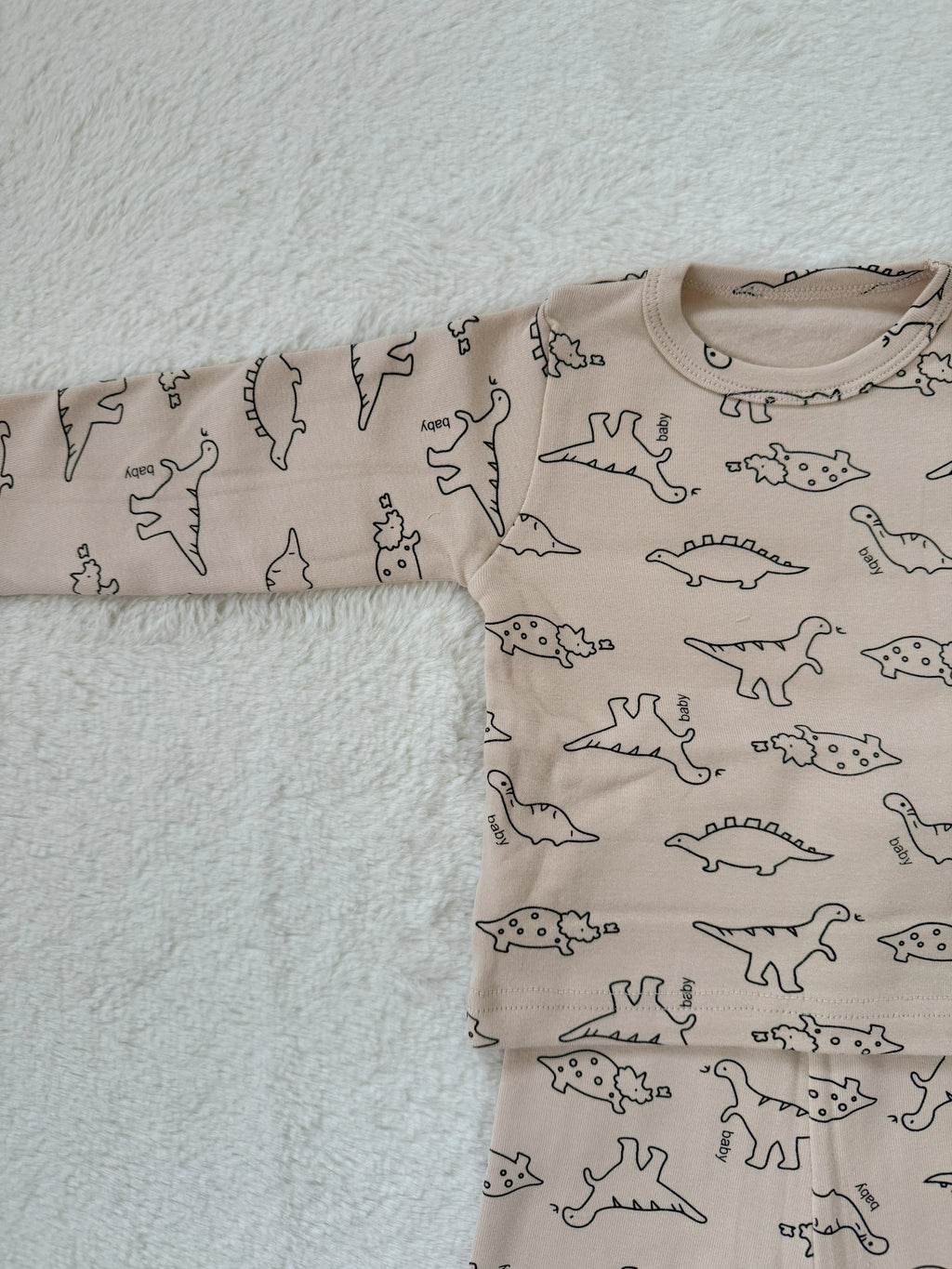 恐竜プリントセットアップパジャマ（長袖トップス＋レギンスパンツ）