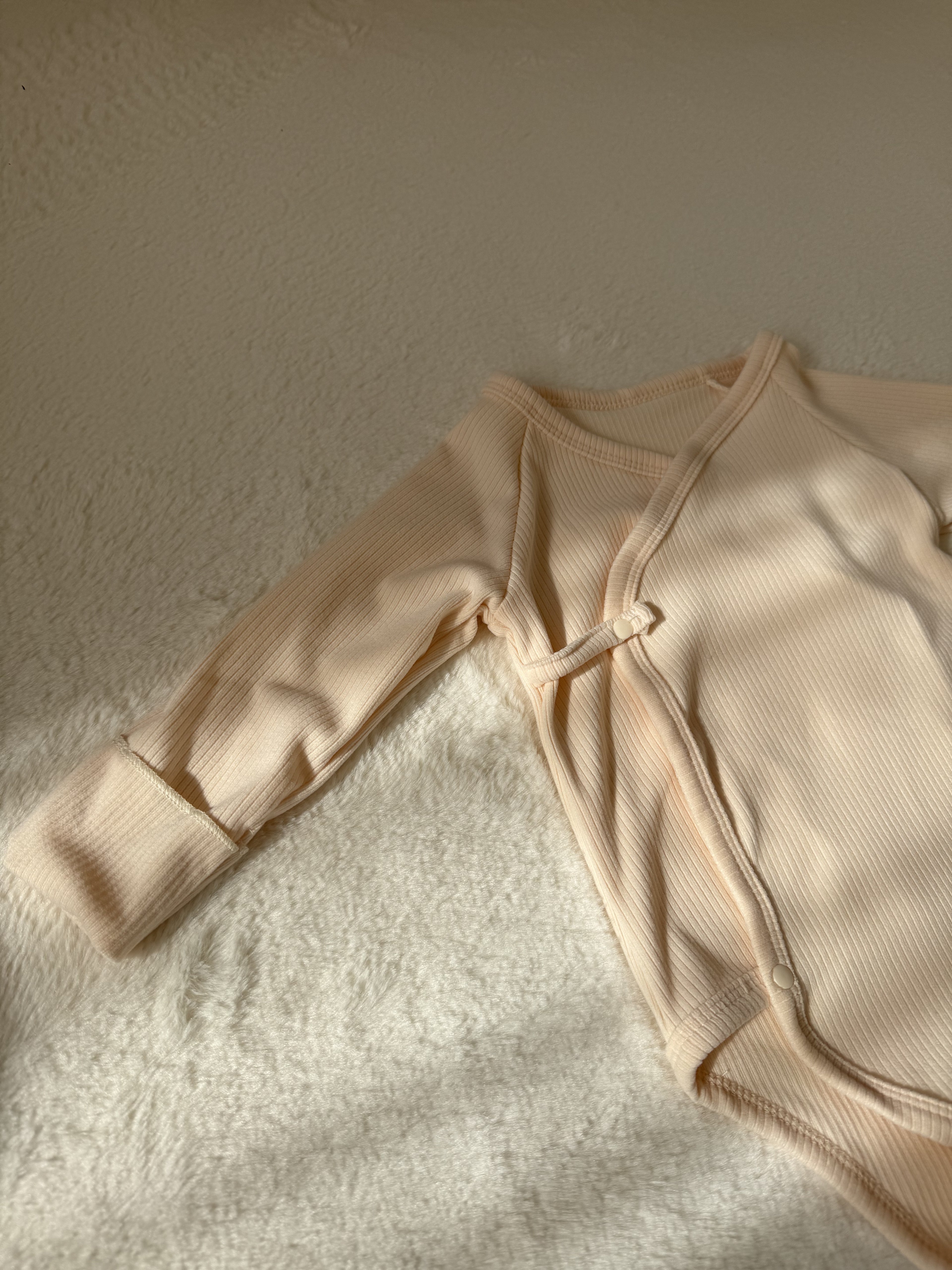 やさしい肌着ロンパース／ナチュラルベージュ