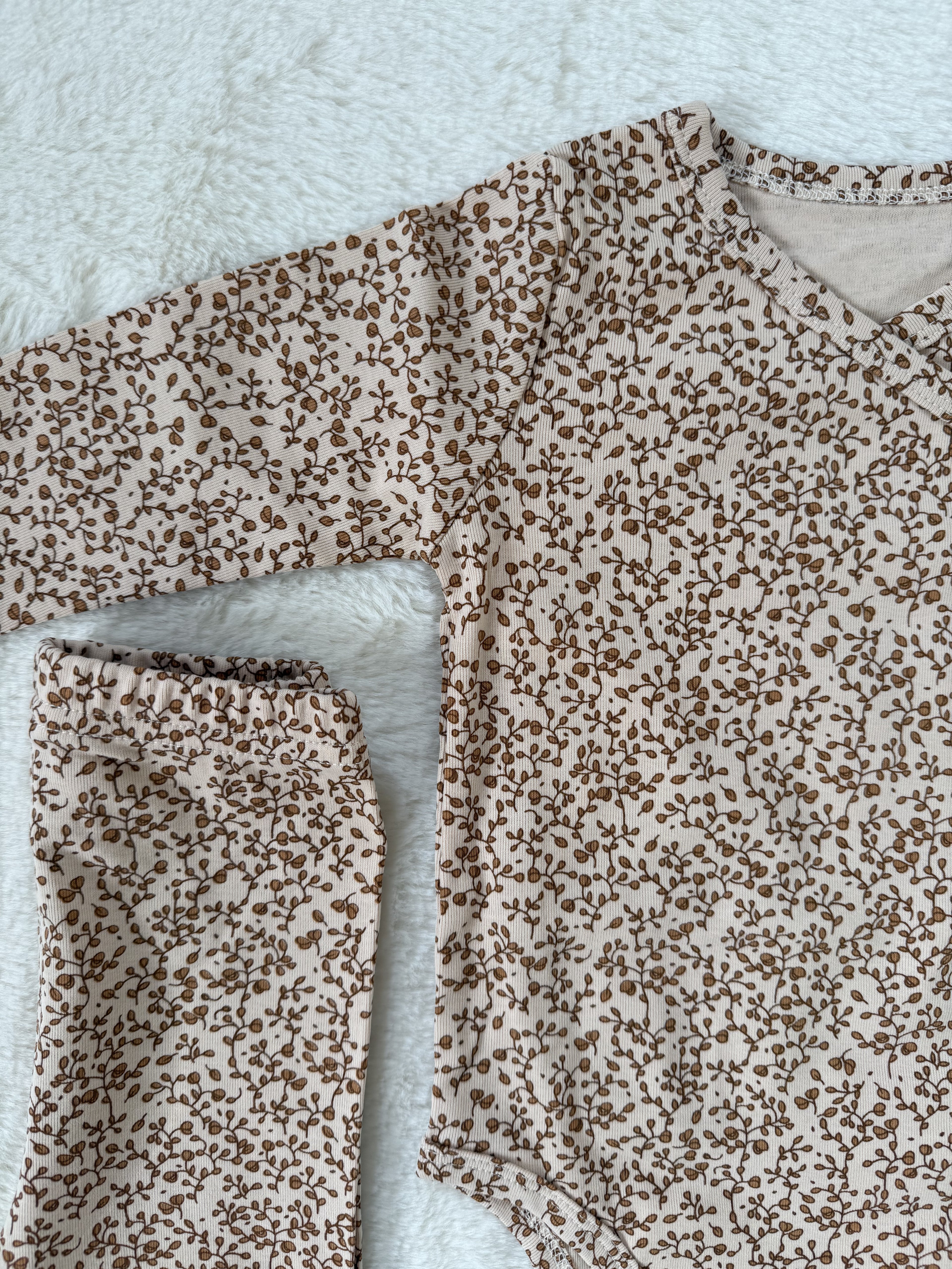 ナチュラル総柄ロンパース（長袖／3柄展開）