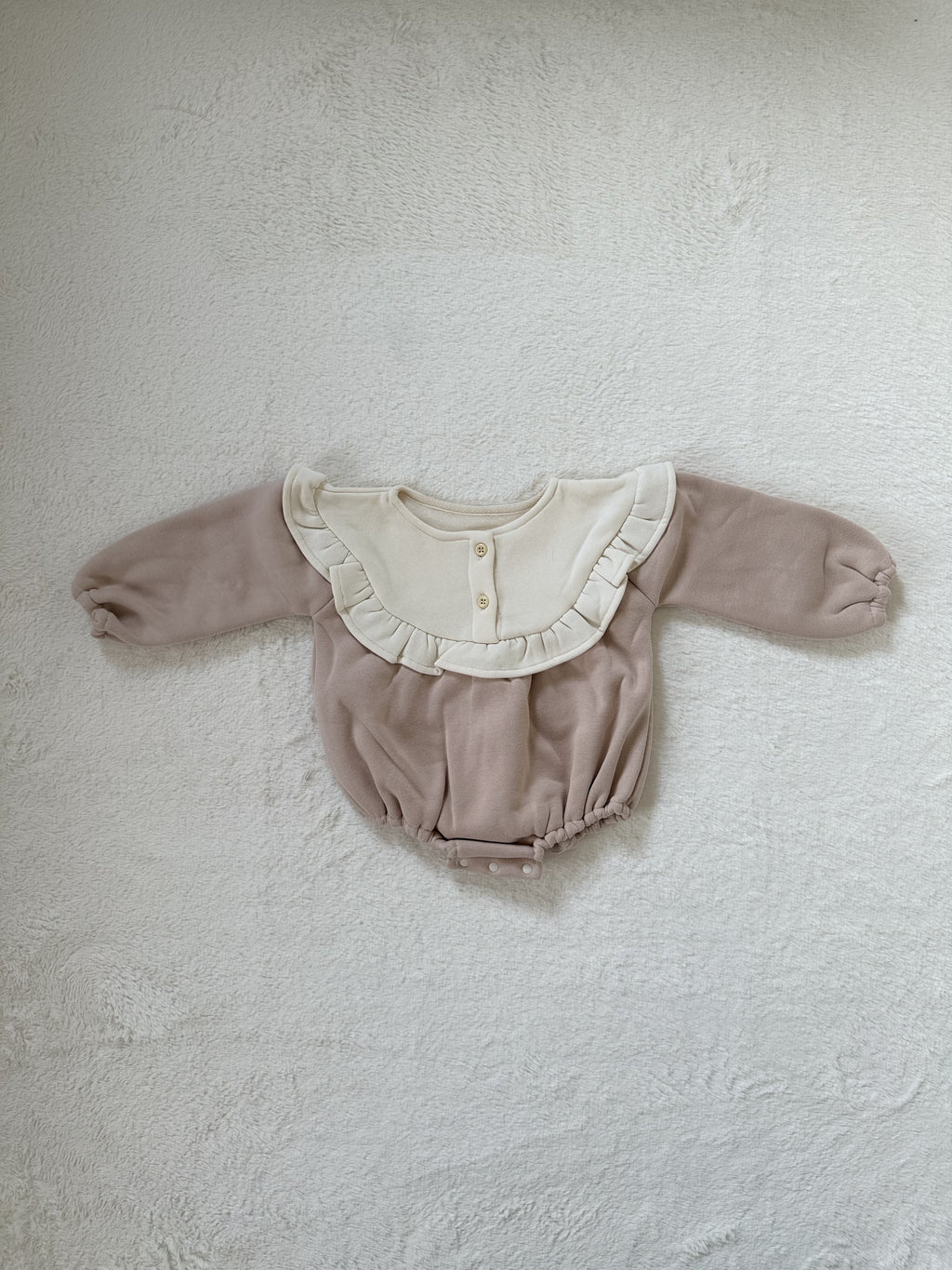 フリルヨーク長袖ロンパース