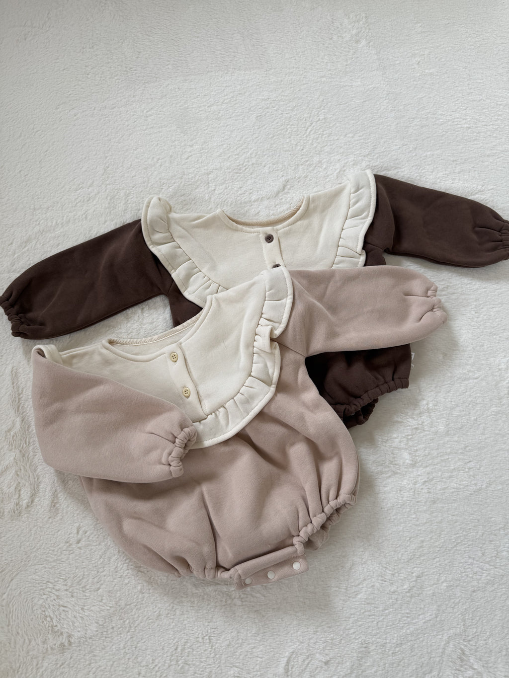 フリルヨーク長袖ロンパース