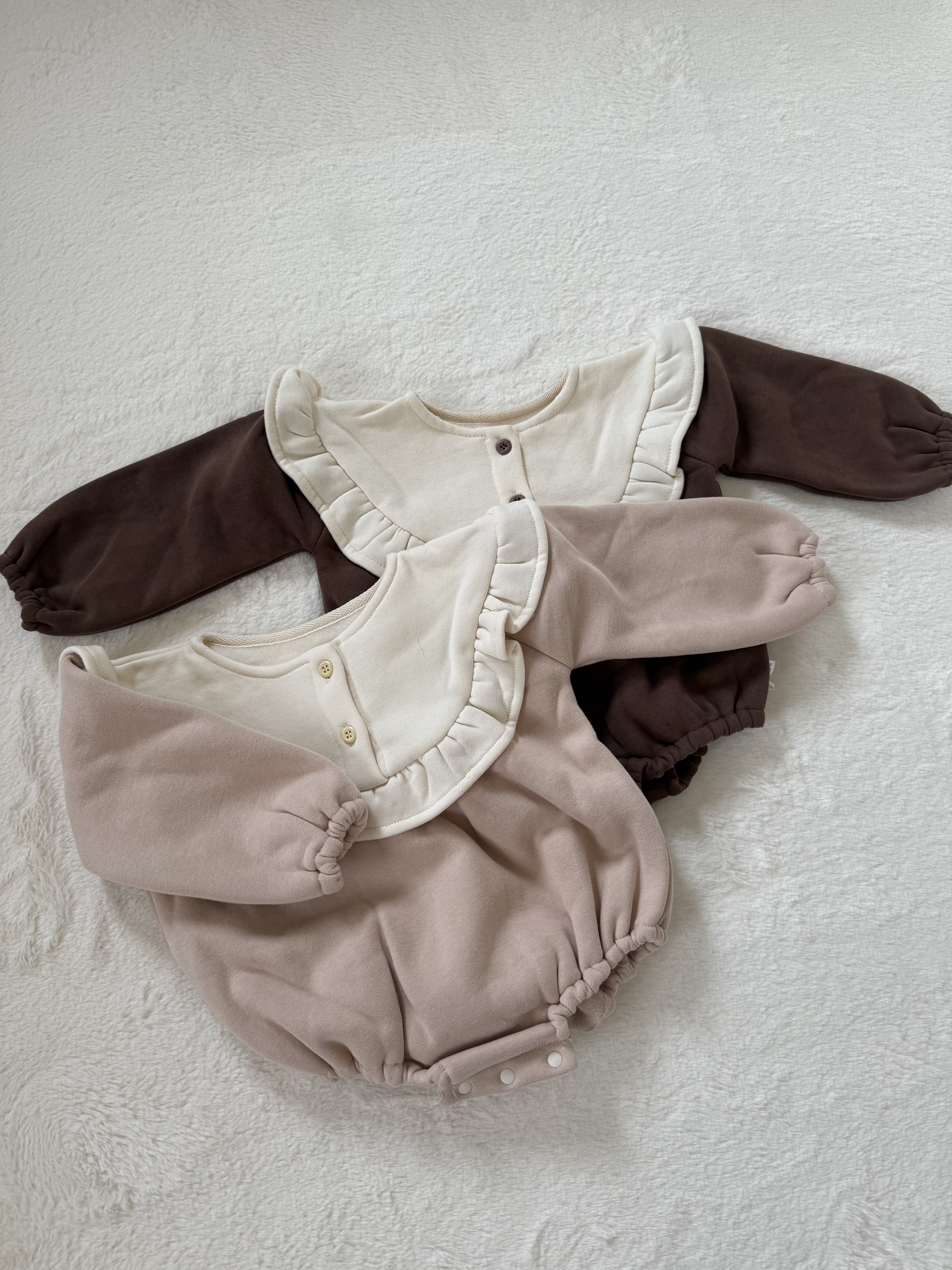 フリルヨーク長袖ロンパース