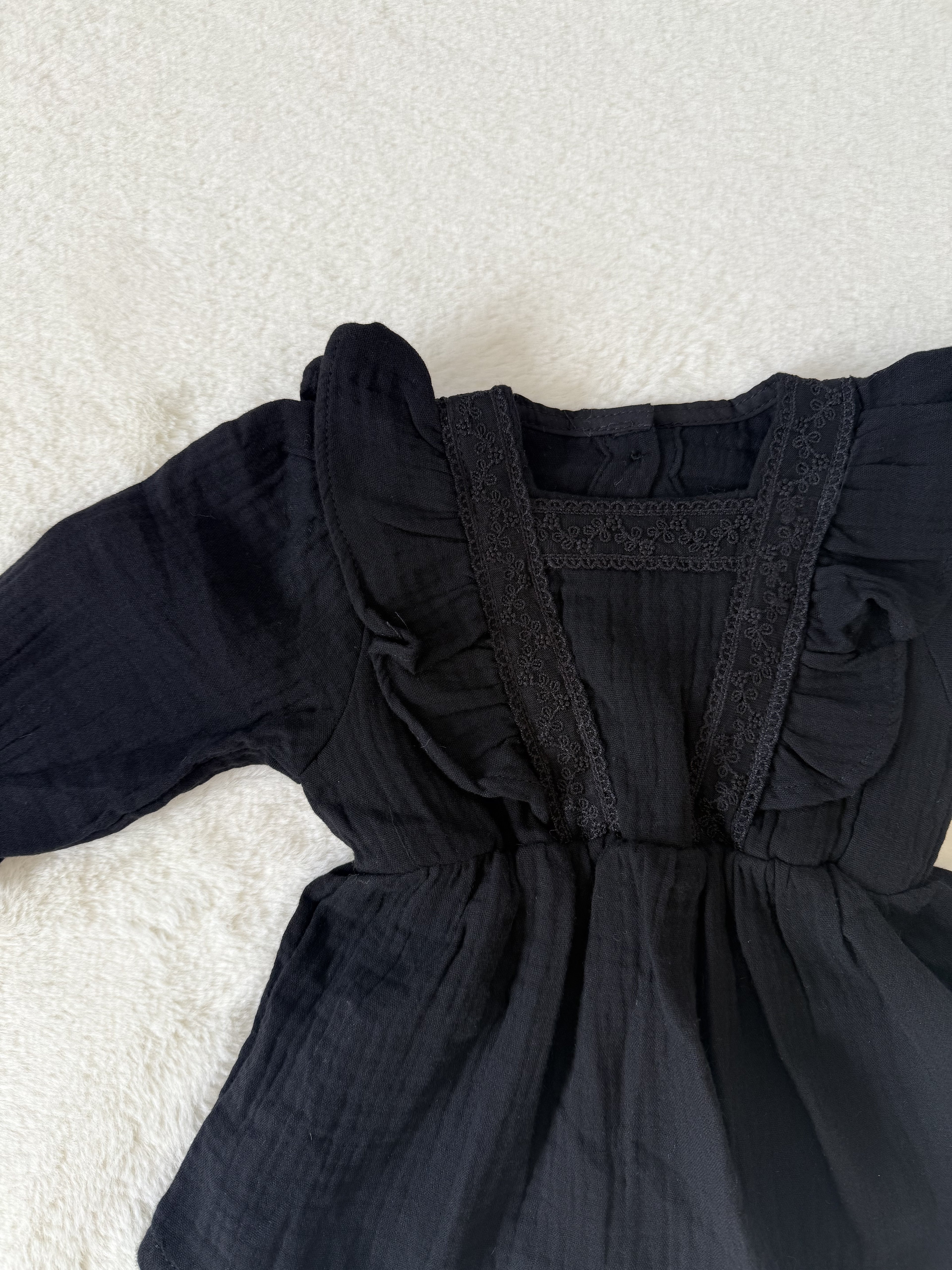 ふんわりガーゼの上品ロンパース