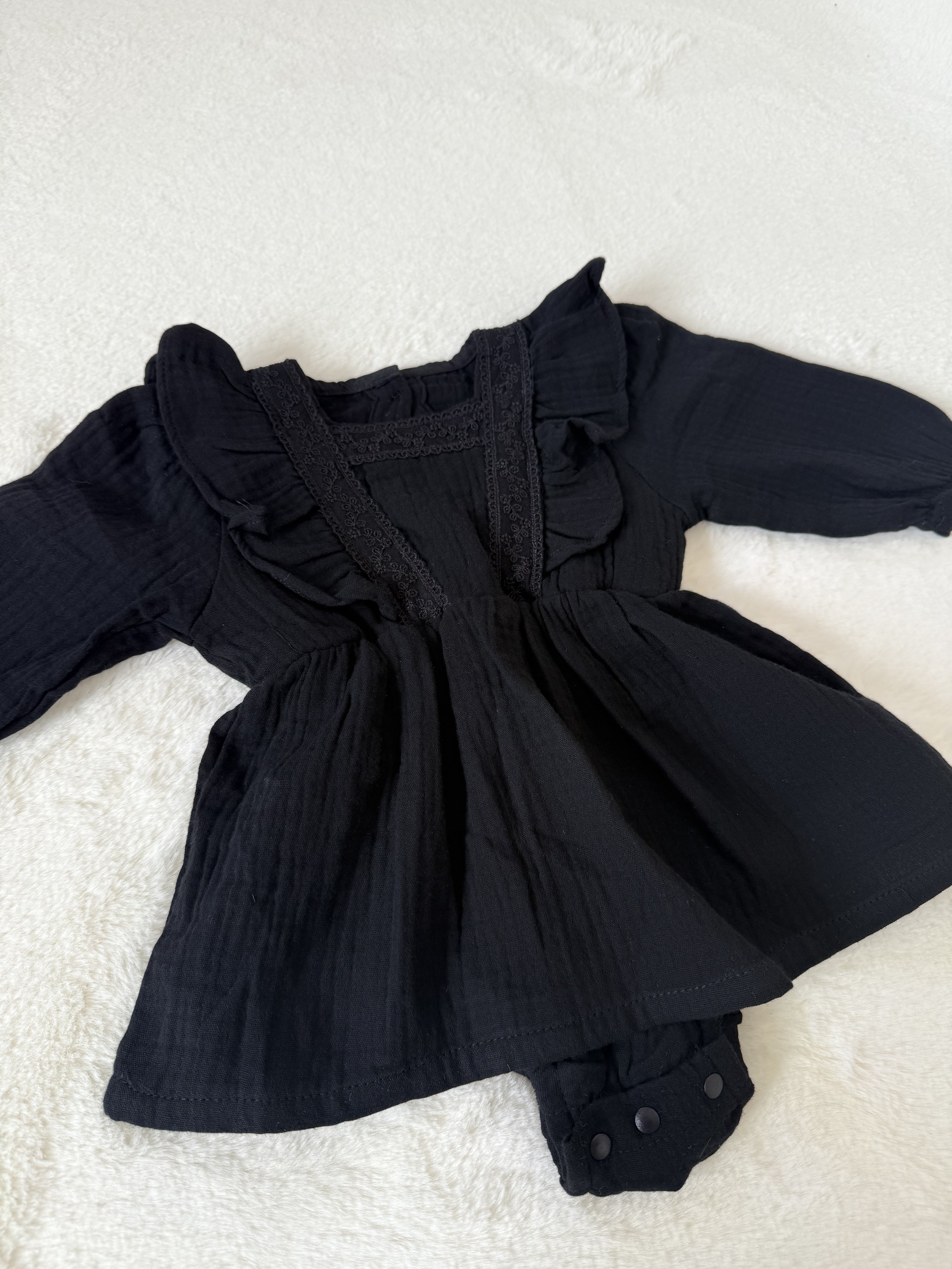 ふんわりガーゼの上品ロンパース