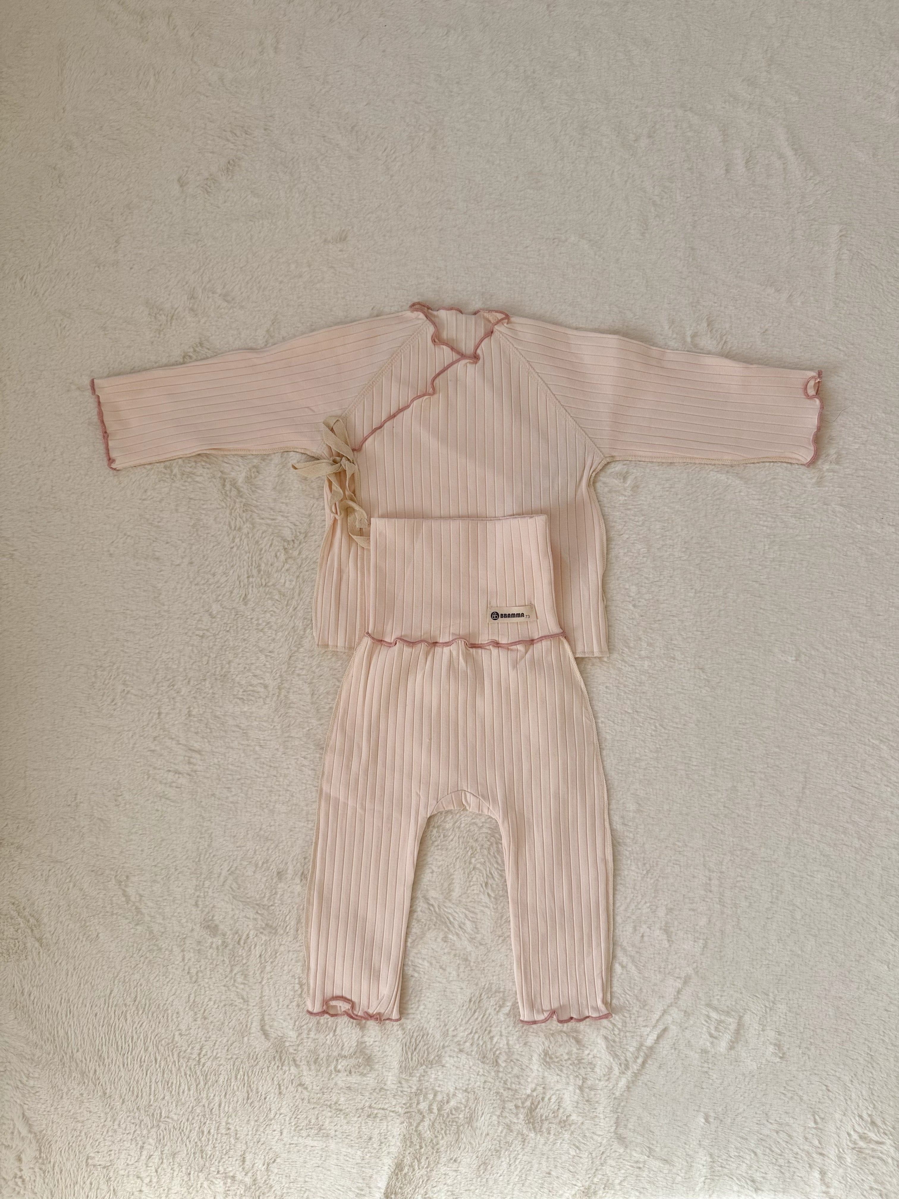 フリルメローリブセットアップ（トップス＆レギンス）