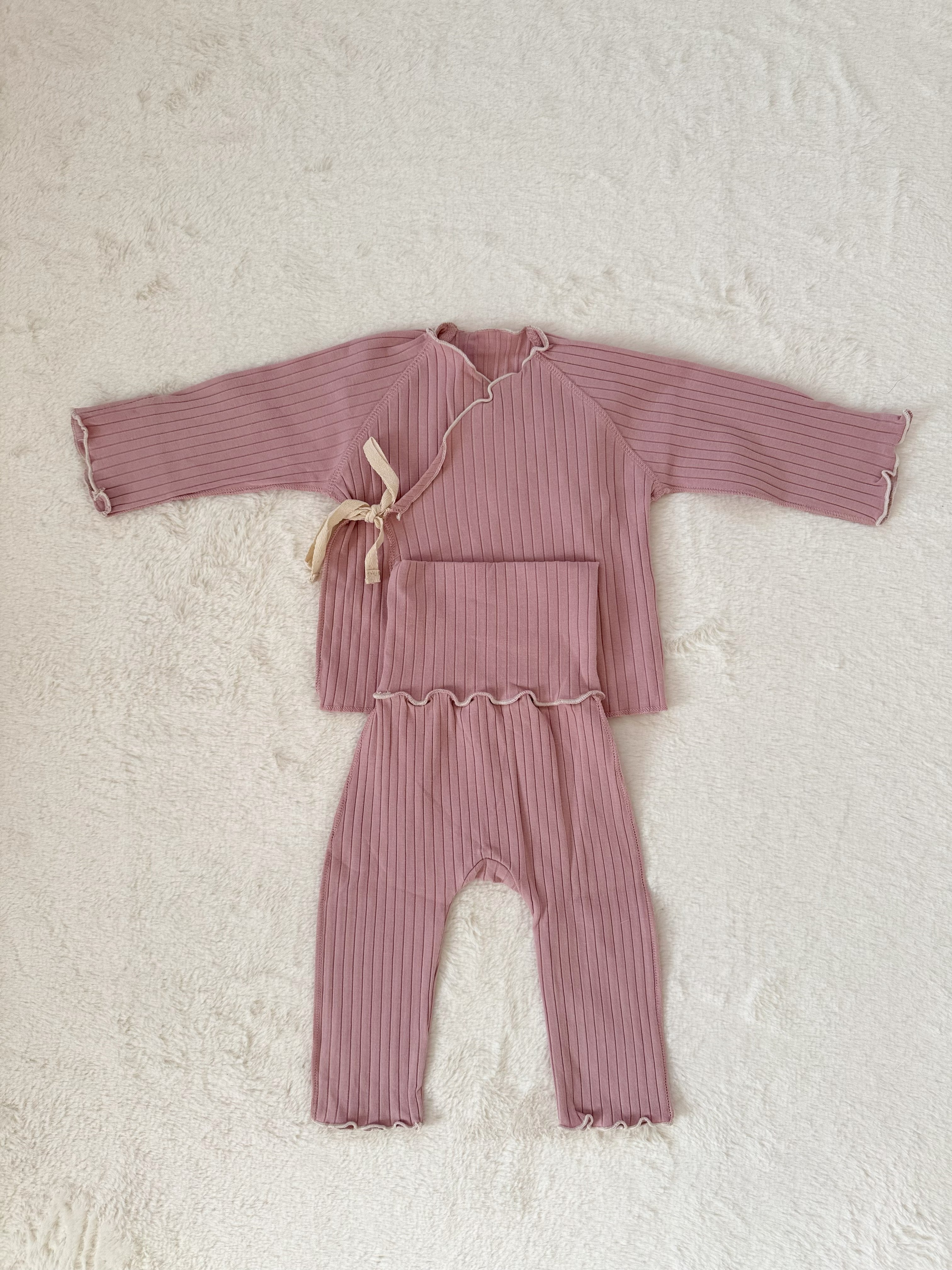 フリルメローリブセットアップ（トップス＆レギンス）