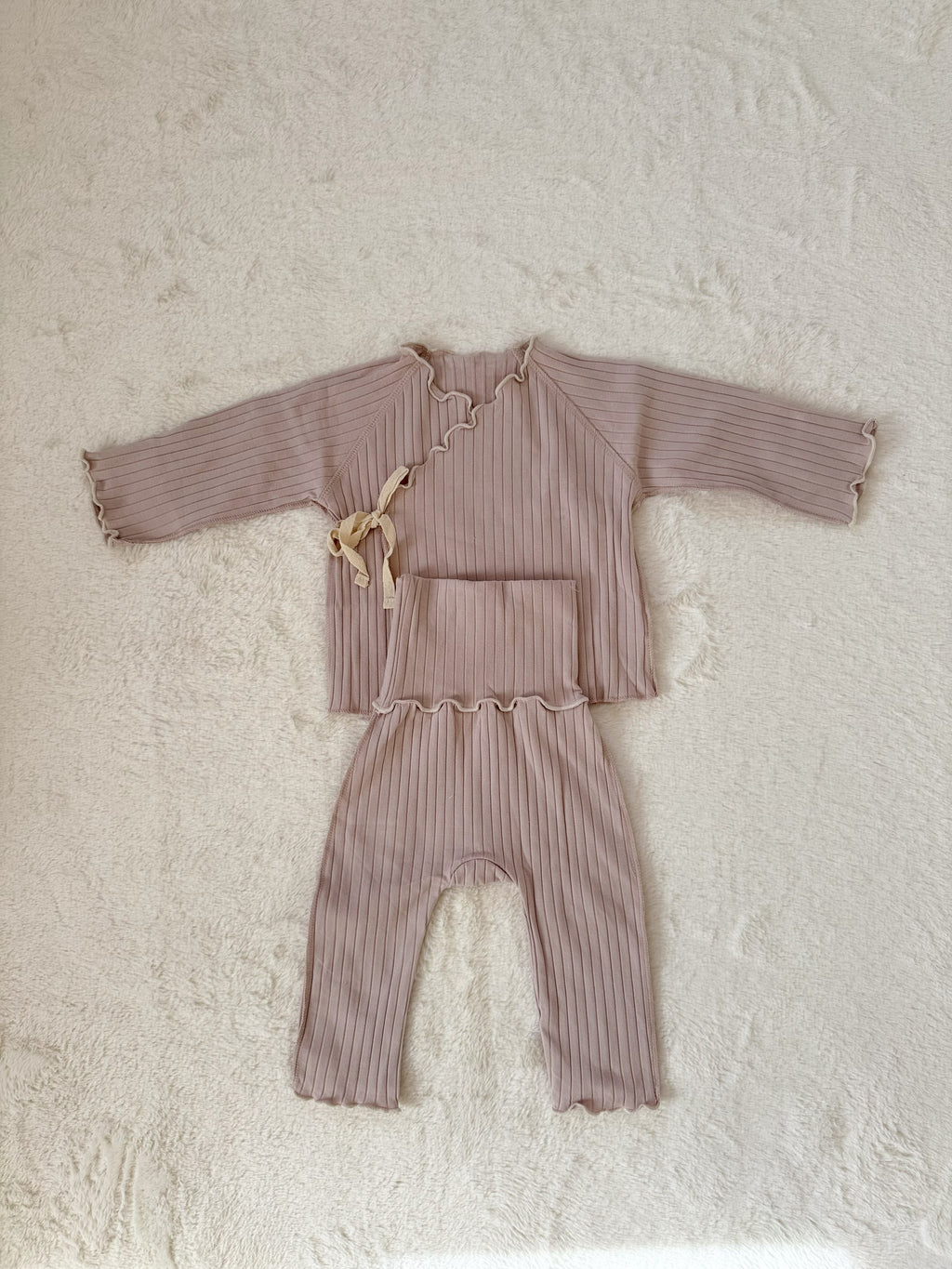 フリルメローリブセットアップ（トップス＆レギンス）