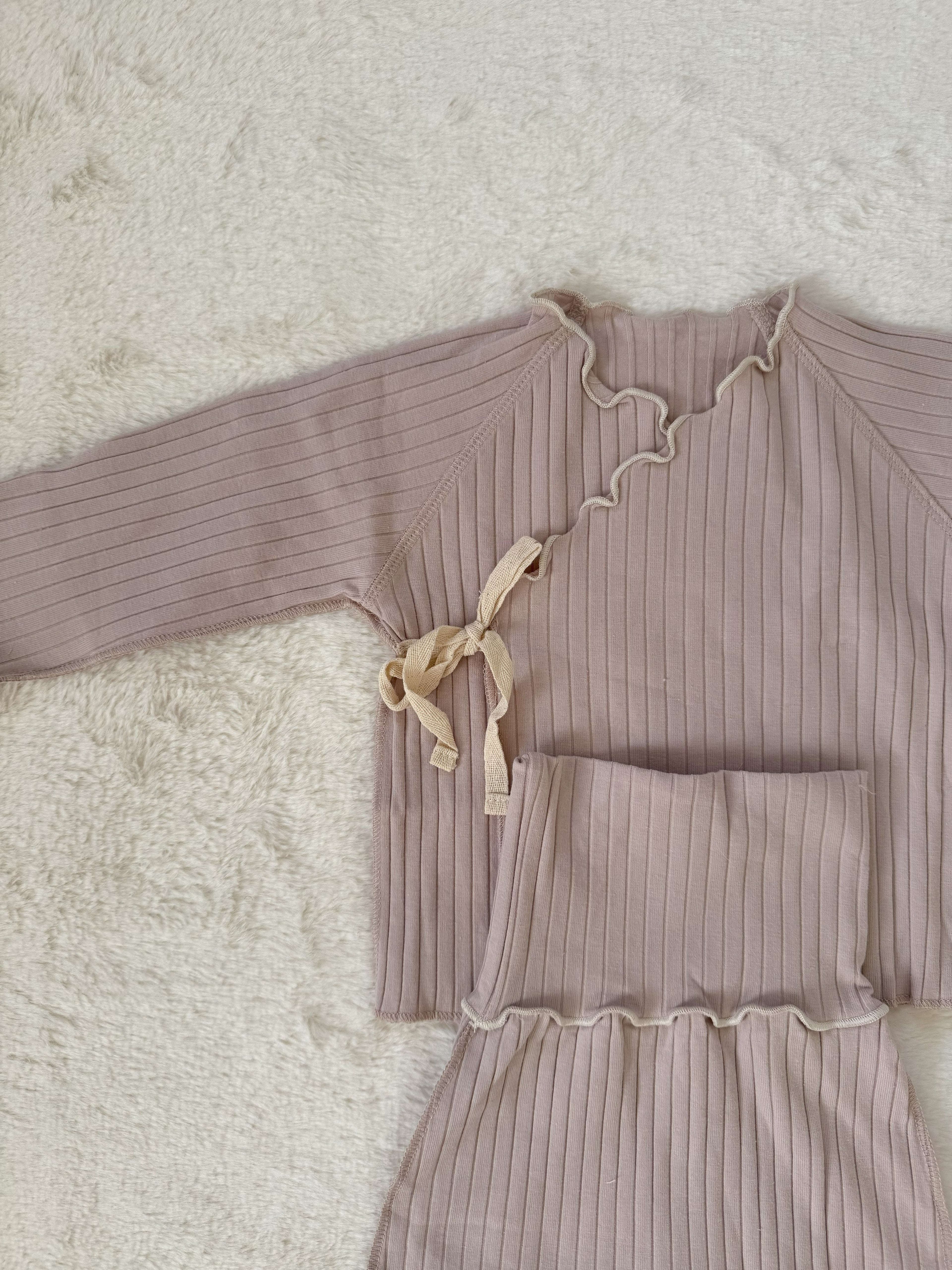 フリルメローリブセットアップ（トップス＆レギンス）