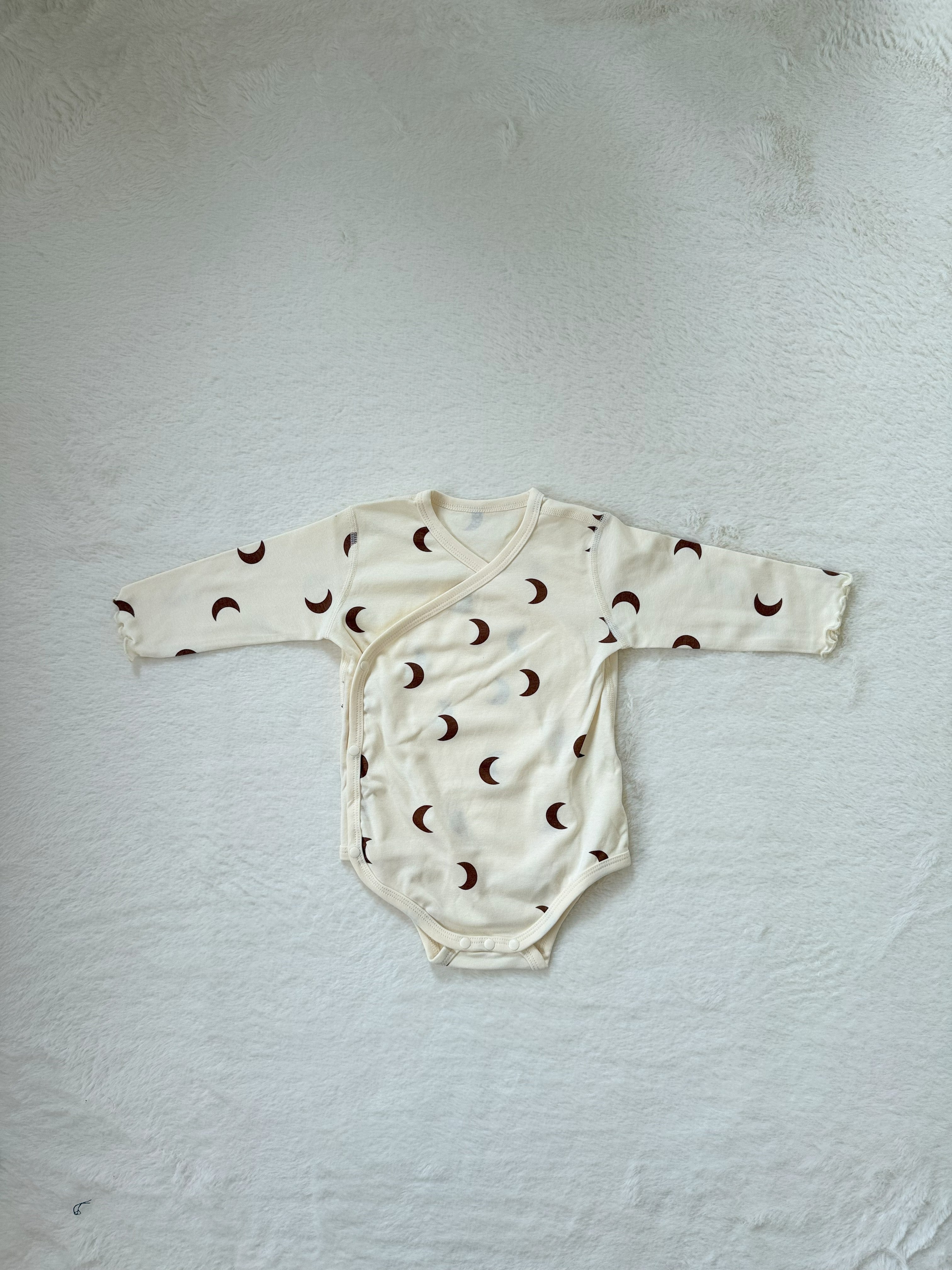 ムーンプリント カシュクールロンパース（2色展開）