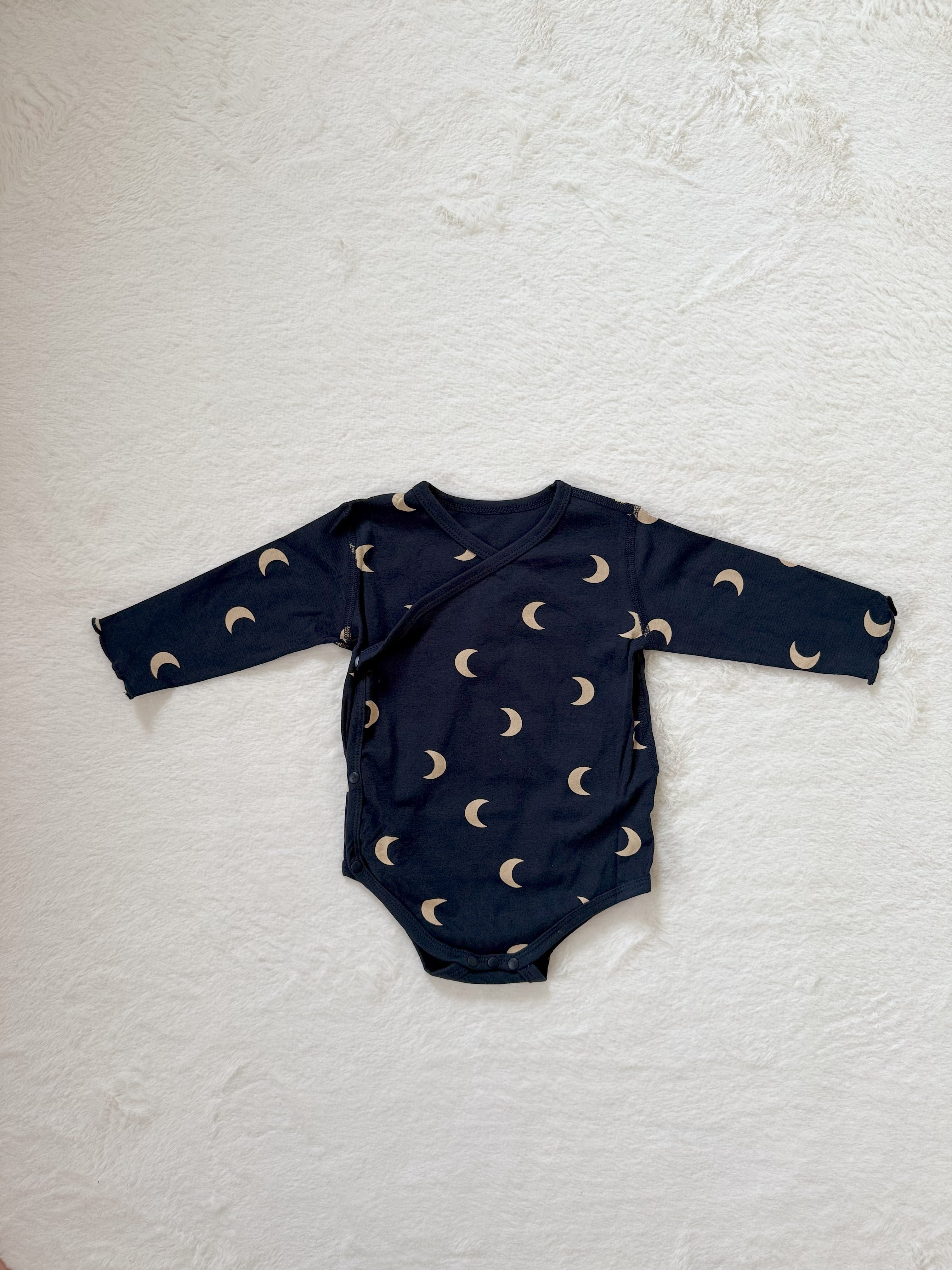 ムーンプリント カシュクールロンパース（2色展開）