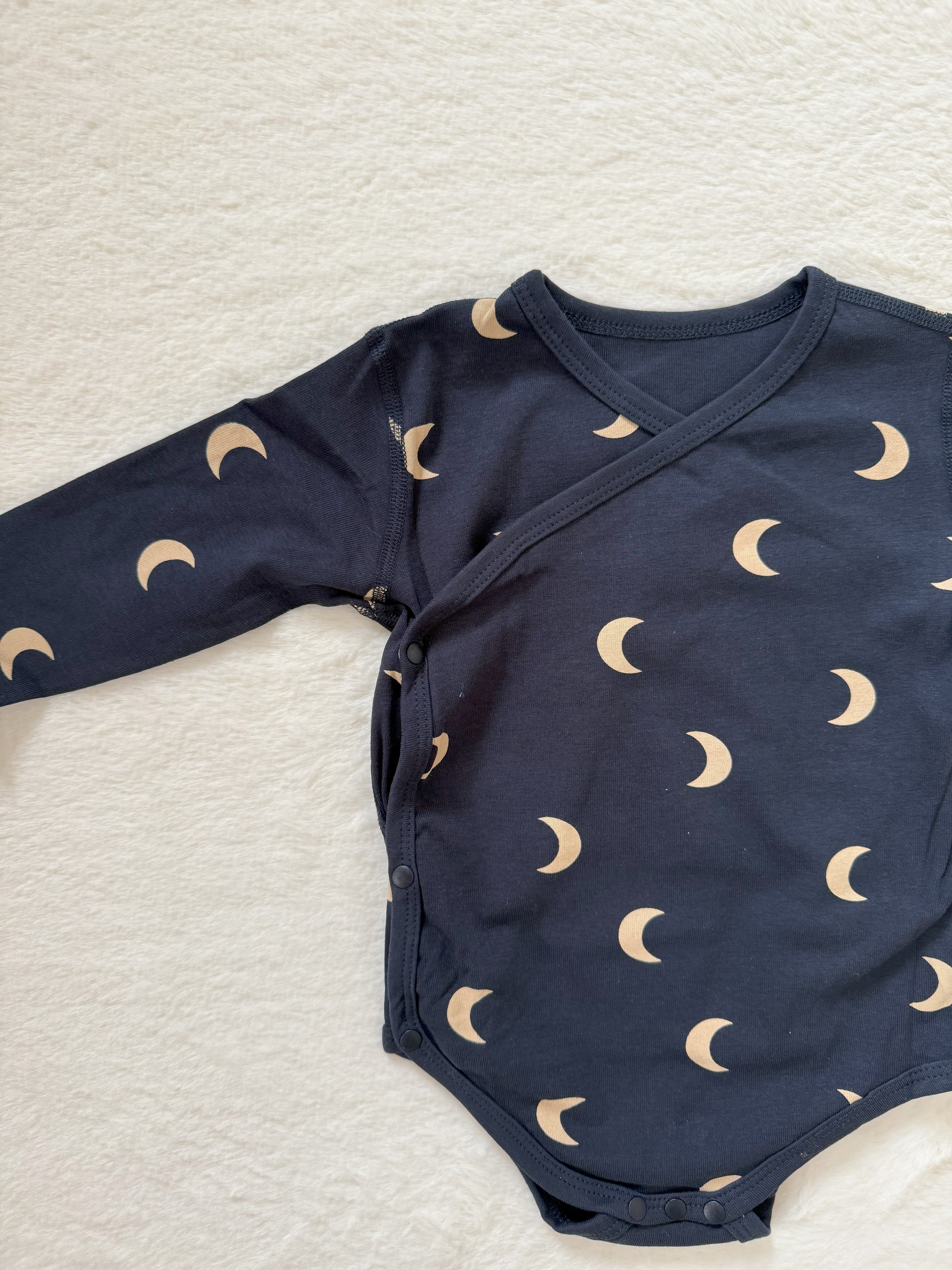 ムーンプリント カシュクールロンパース（2色展開）