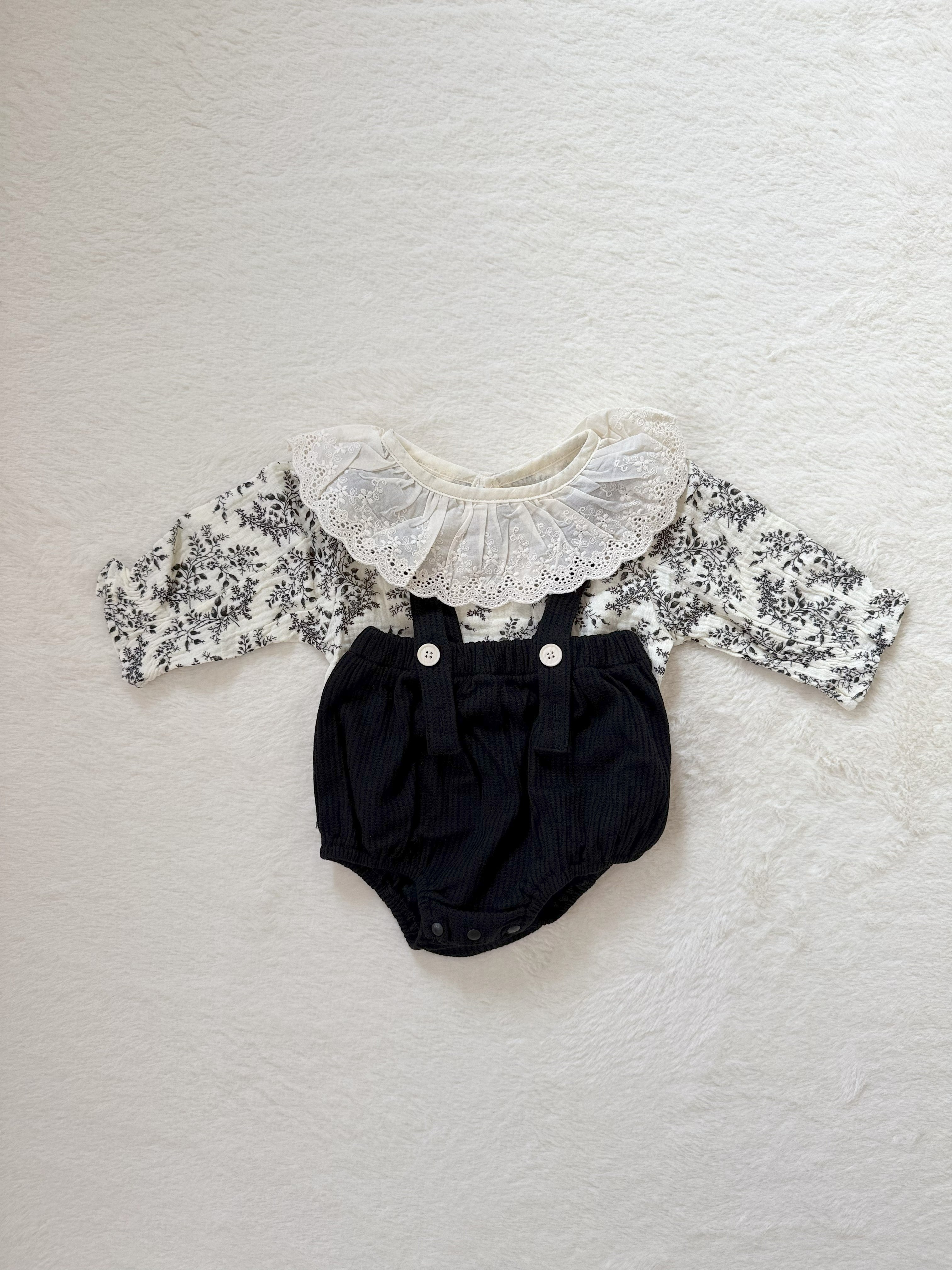 フリル襟×サスペンダーブルマセットアップ