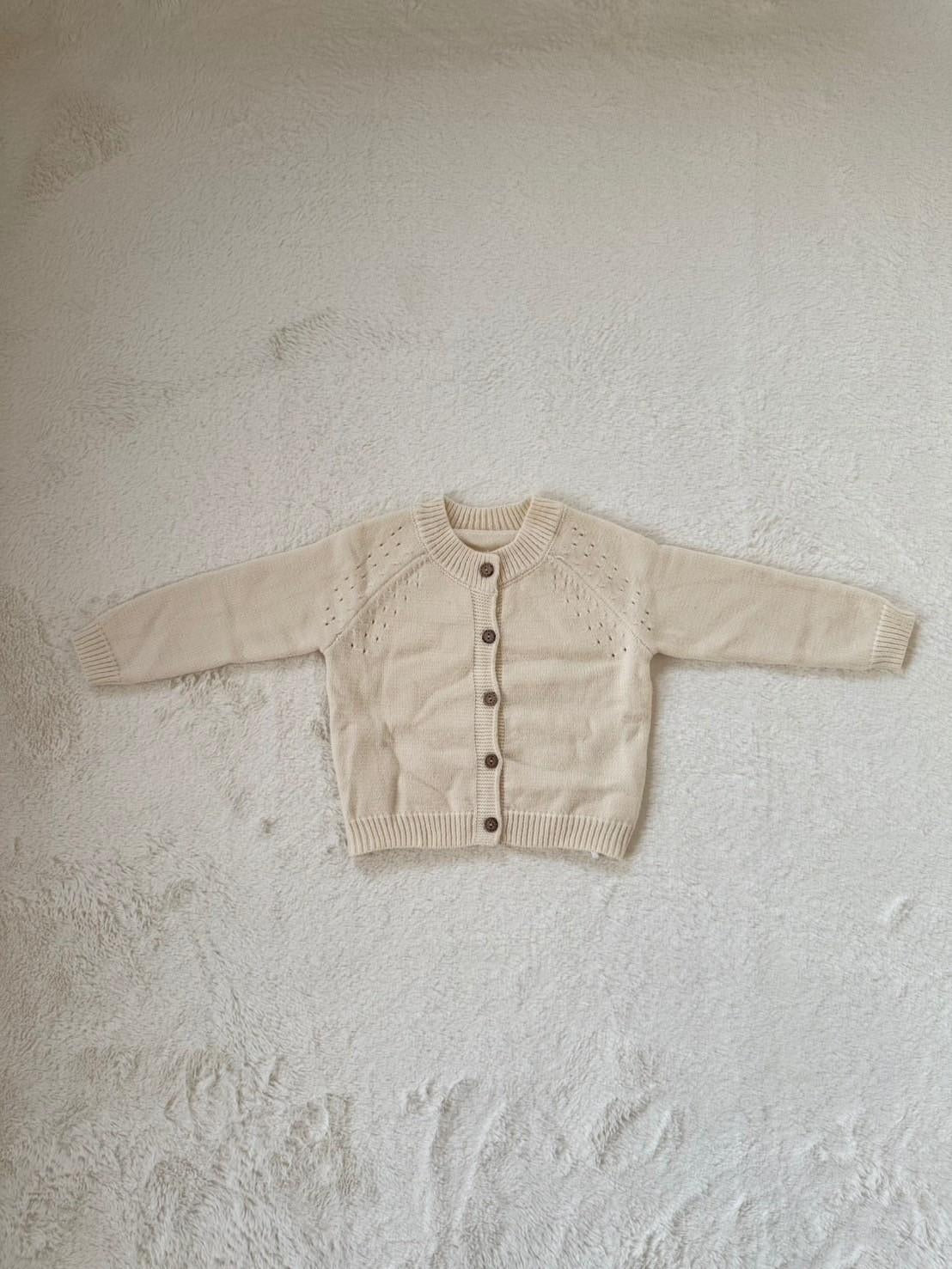 ふんわりニットのナチュラルカーディ