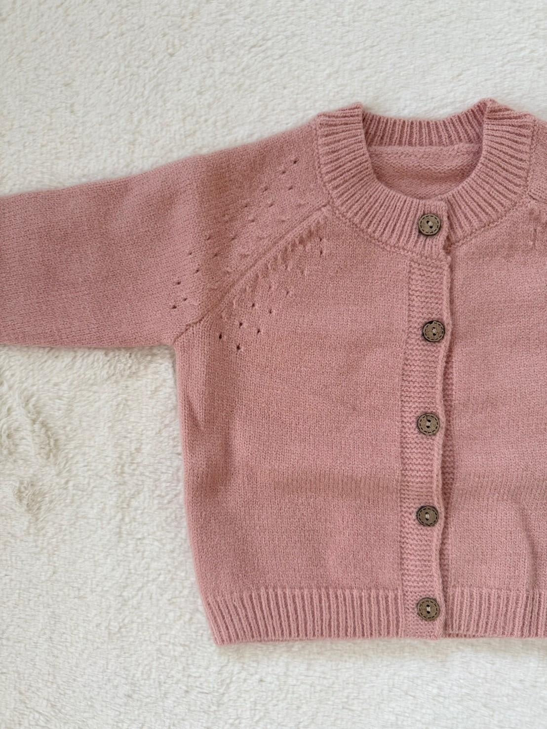 ふんわりニットのナチュラルカーディ