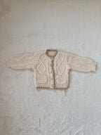 バイカラーフリル付きアラン編みカーディガン 立体模様が可愛いニットトップス