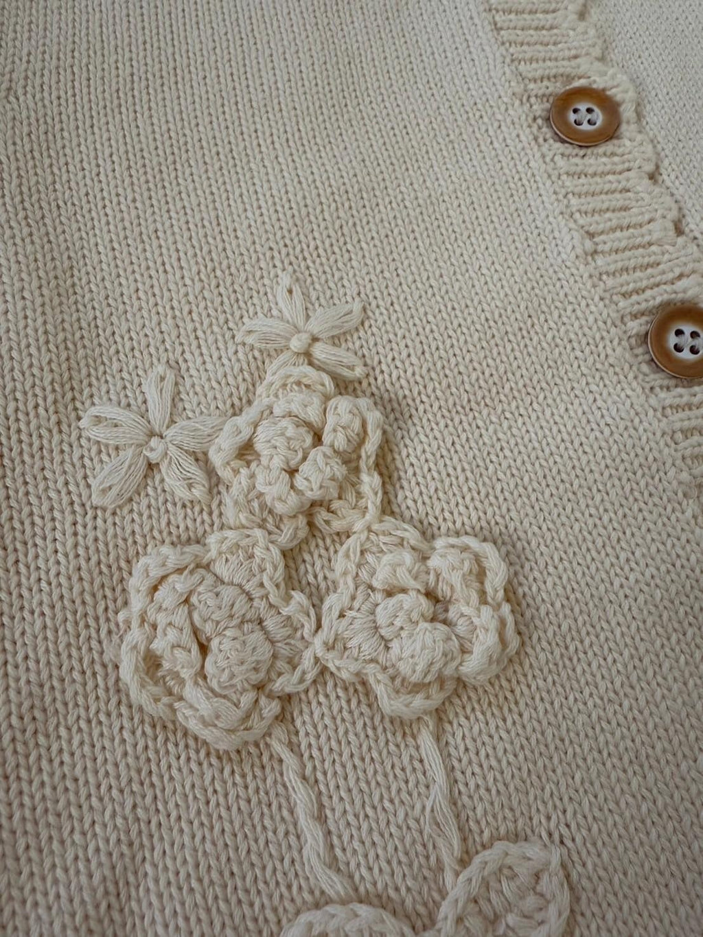 フラワー刺繍ニットカーディガン