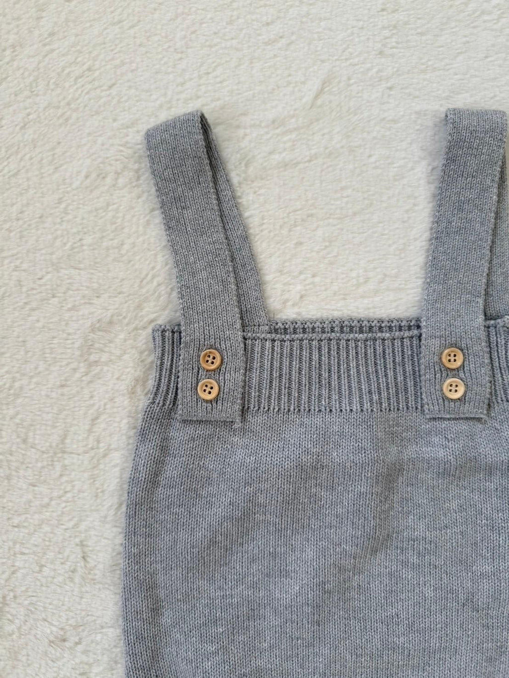 ベビーニットロンパース（肩ボタン付き）