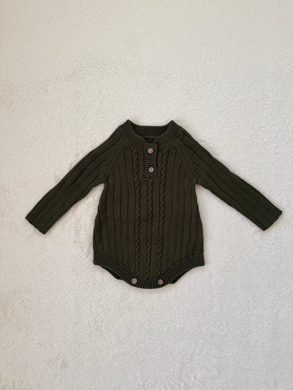 ベビーニットロンパース ケーブル編み・長袖・男女兼用