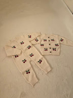 ＼選べる2タイプ／チェリー柄ベビーニット（ロンパース・カーディ）