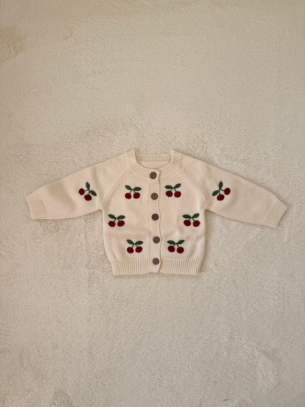 ＼選べる2タイプ／チェリー柄ベビーニット（ロンパース・カーディ）