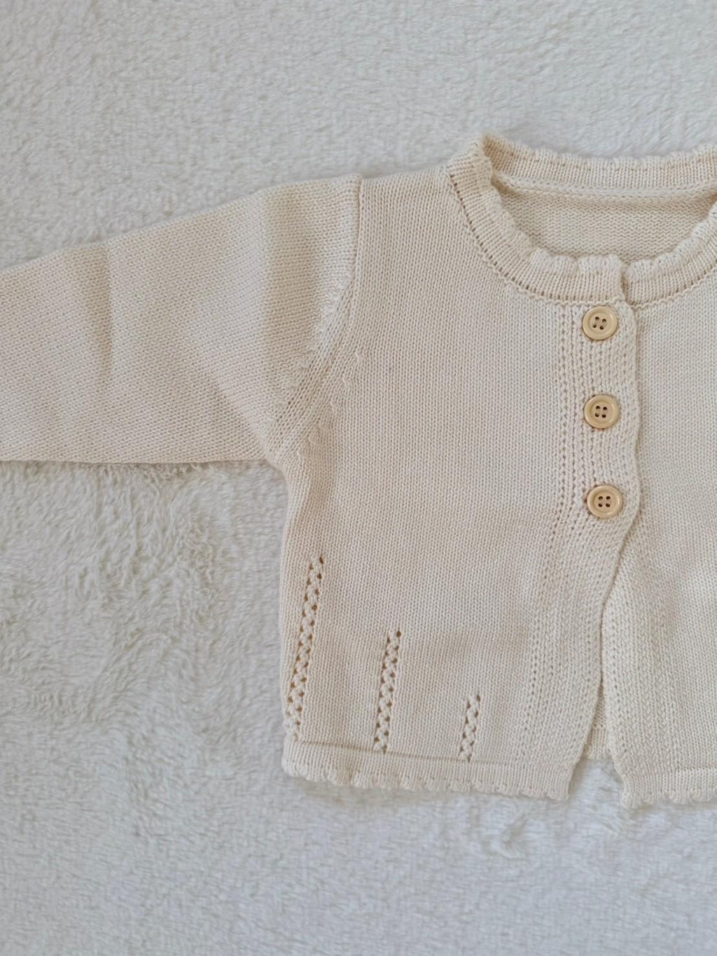 ふんわりフリル襟カーディ（綿ニット）