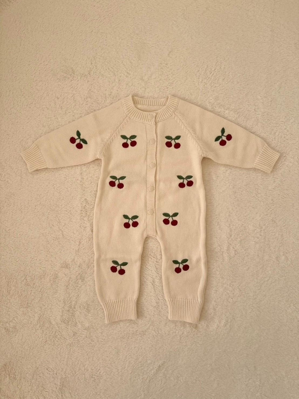 ＼選べる2タイプ／チェリー柄ベビーニット（ロンパース・カーディ）