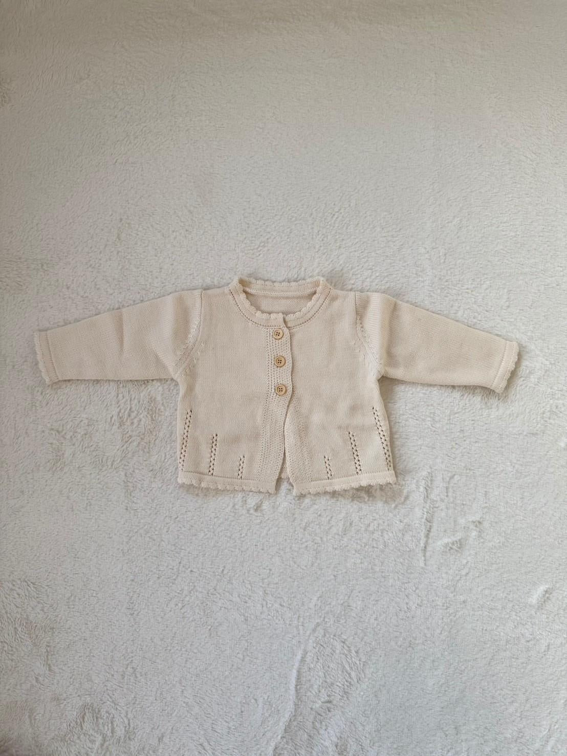 ふんわりフリル襟カーディ（綿ニット）