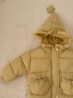 星付きとんがりフードの中綿ジャケット