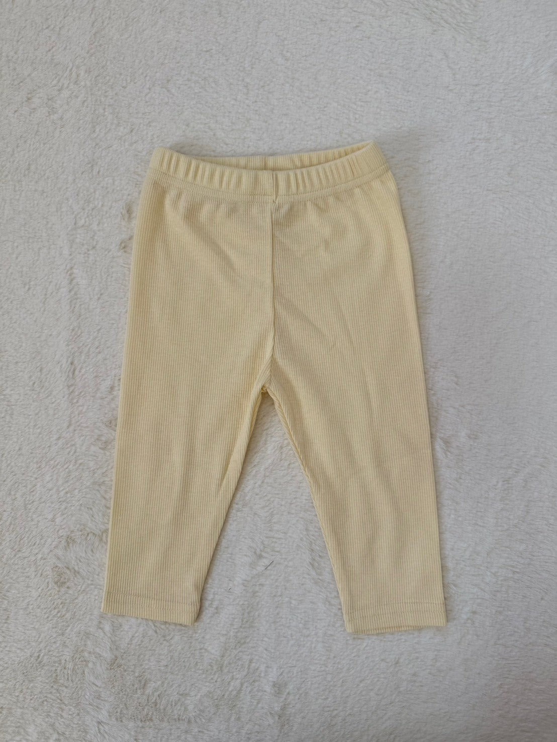 やわらかリブ素材のベビーレギンス