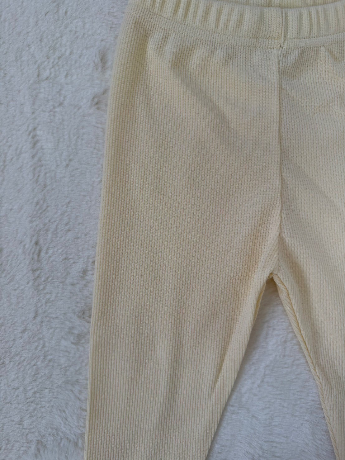 やわらかリブ素材のベビーレギンス