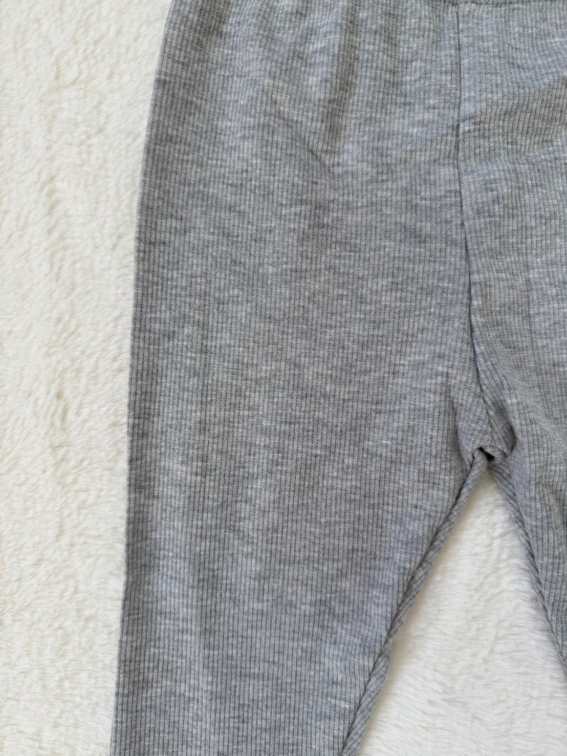 やわらかリブ素材のベビーレギンス