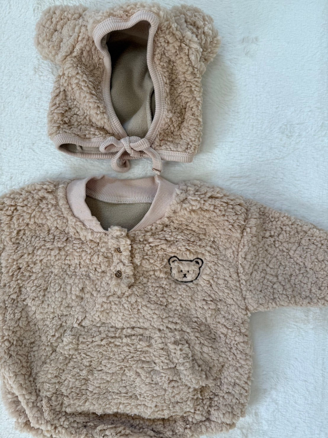 くま耳ボンネット付きボアロンパース