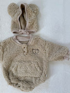 くま耳ボンネット付きボアロンパース