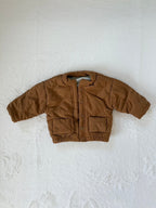 ノーカラーキルティングジャケット ポケット付き・中綿入り