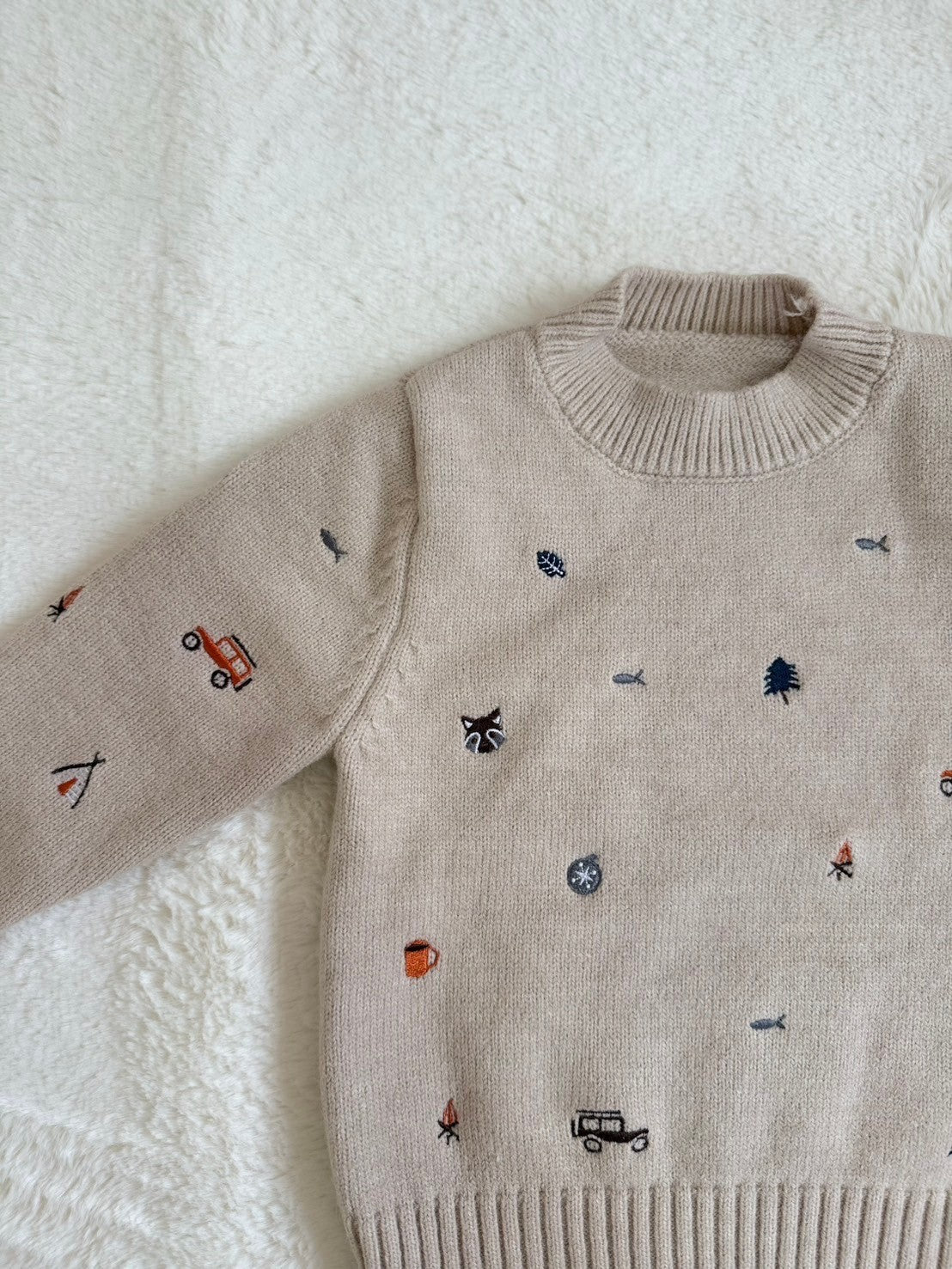 キャンプモチーフ デザインニット