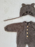 くま耳帽子付きふわふわロンパース