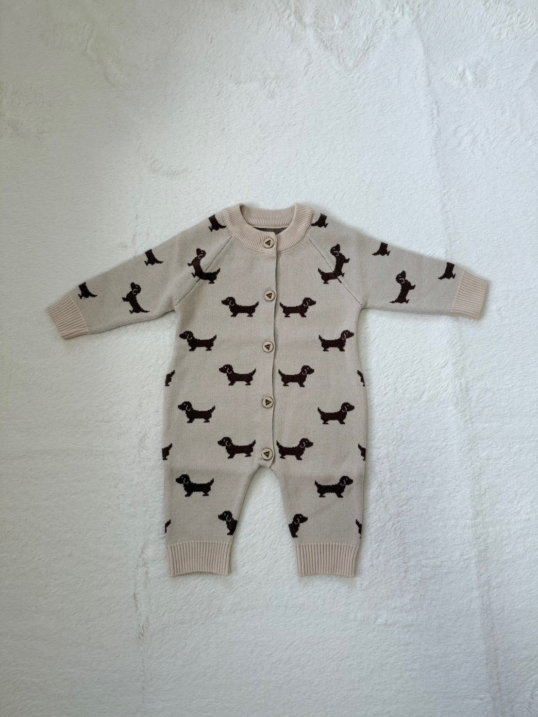 ダックスフンドパターンロンパース ベビー用ニットロンパース