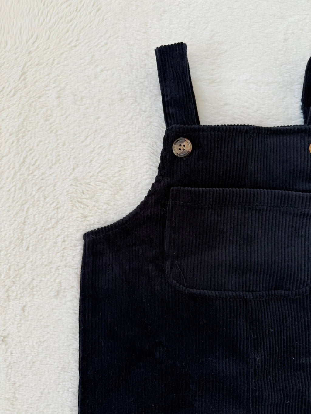 くすみカラーのベビーコーデュロイサロペット