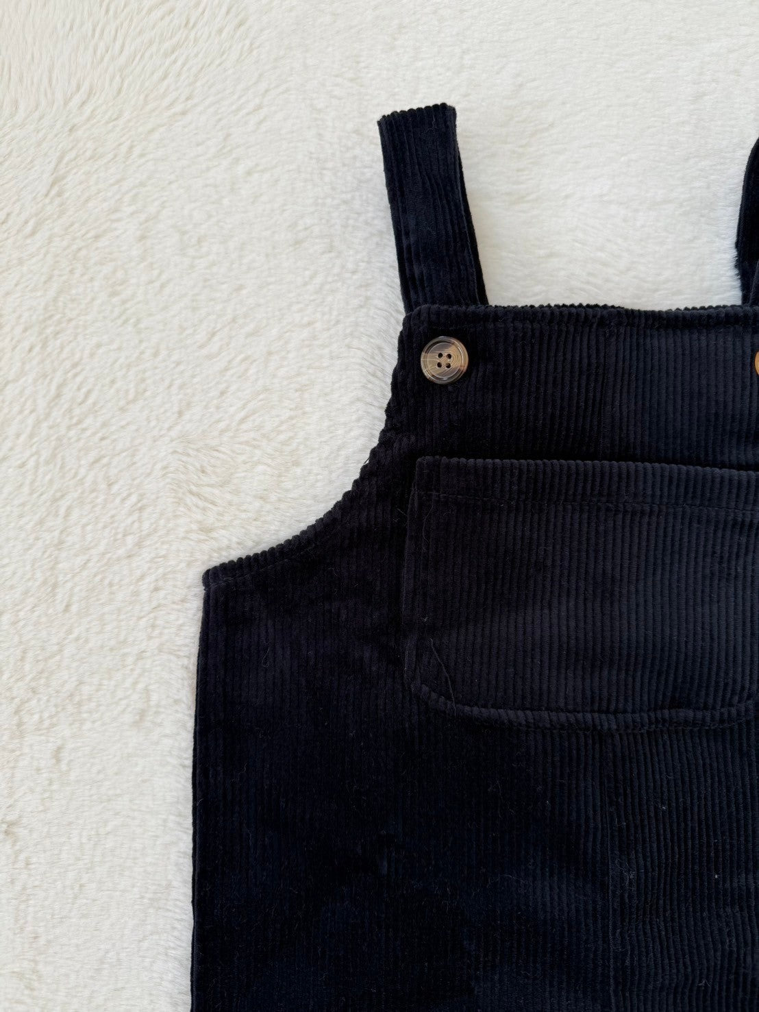 くすみカラーのベビーコーデュロイサロペット