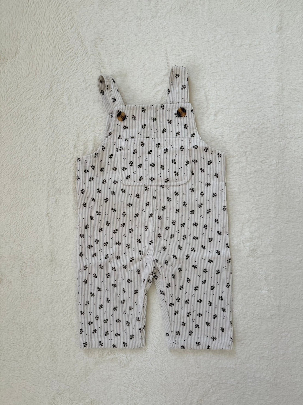 くすみカラーのベビーコーデュロイサロペット